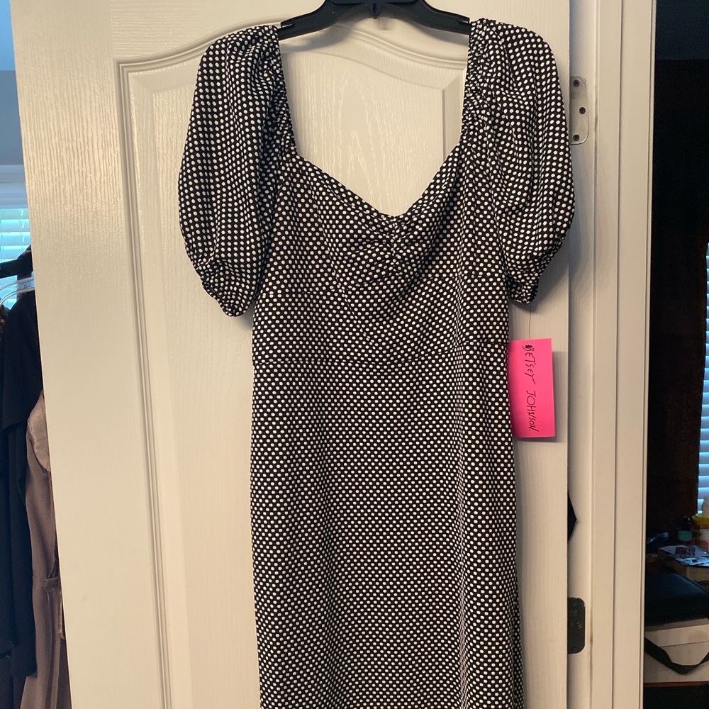Betsy Johnson MIDI dress new with tags.